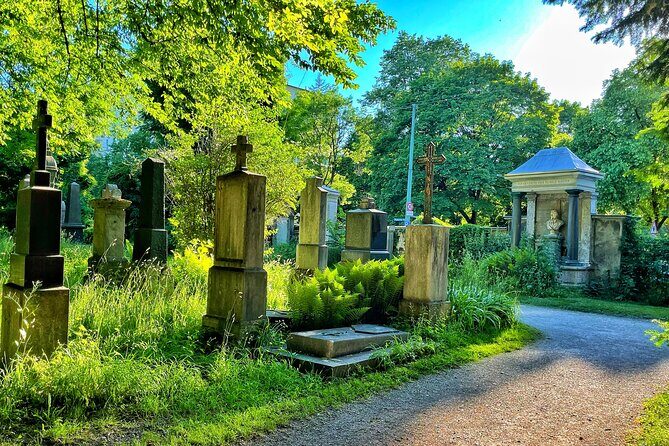 Death and Chocolate: Walking Tour of Munich's Old South Cemetery - Who Will Love This Tour?