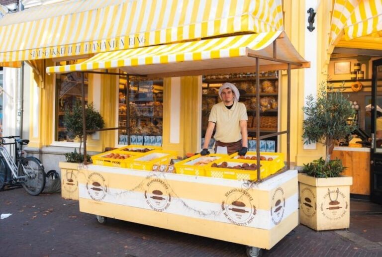 Delft: Christmas Walk with Oliebollen and Glühwein - A Detailed Look at the Delft Christmas Walk Experience