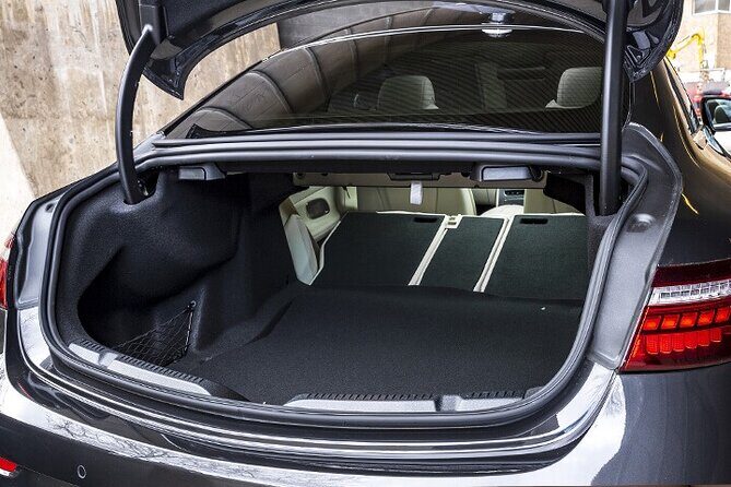 Departure by Car or Van from Paris City to Paris Train Stations - Who should consider this transfer service?