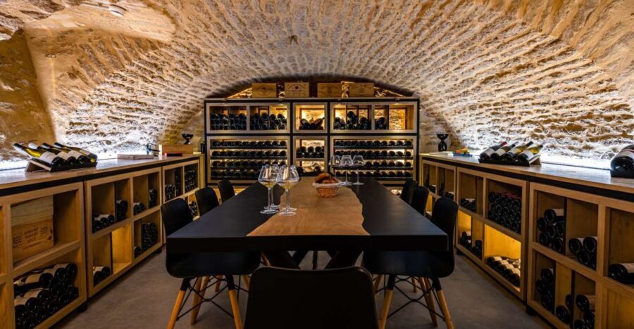 Dijon: La Cave du Palais Burgundy Wine Tasting Experience - Setting the Scene and Location