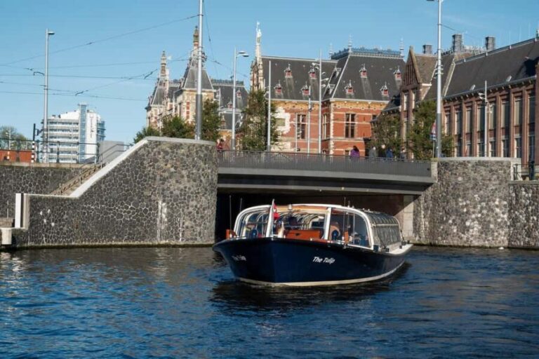 Discover Amsterdam: 75-Minute Luxury Cruise with Commentary - Breaking Down the Itinerary