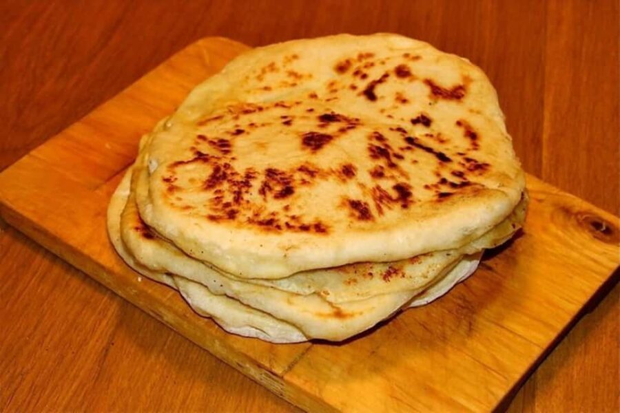 Discover Oradea - Walking Tour with Local Food Tasting - Exploring the Itinerary