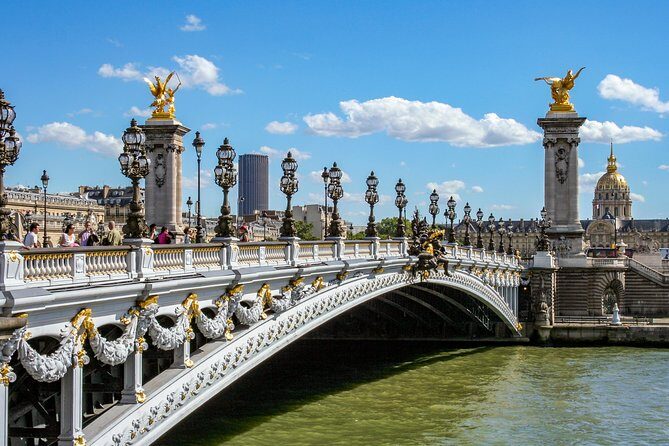 Discover Paris most Photogenic Spots with a Local - The Experience: What Travelers Can Expect