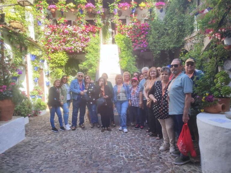 Discover the Patios of Cordoba: A Treasure of Color and Tradition. - Who Should Consider This Tour?