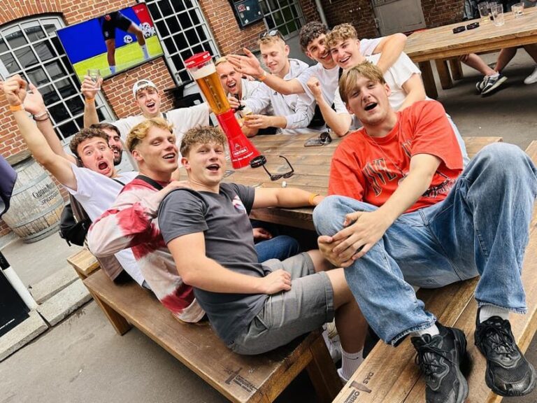 Dortmund: Private pub crawl with insider guide & free shots - The Experience: Why It Works