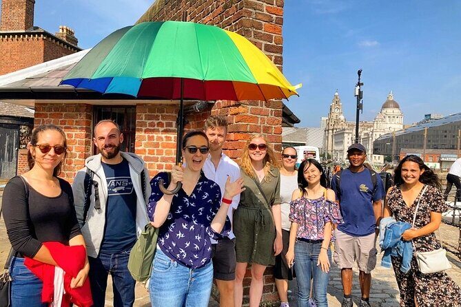 Downtown Liverpool Walking Tour - In Spanish - The Beatles Footsteps: From Statues to the Cavern