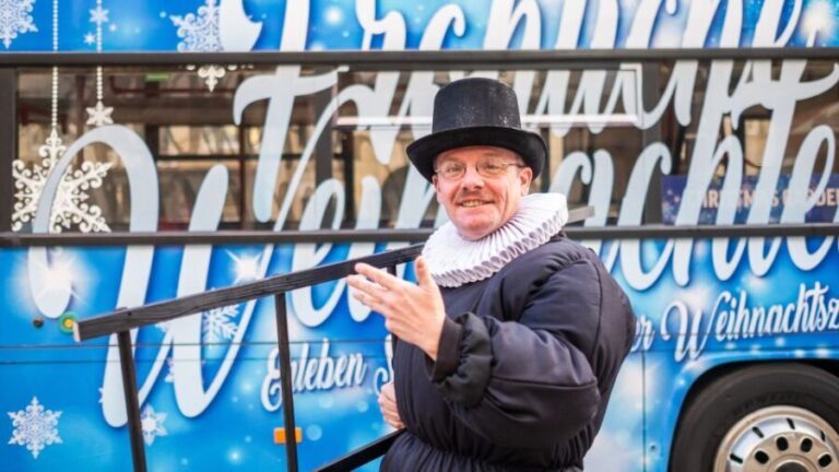 Dresden: Christmas Sightseeing Tour with a 'Pflaumentoffel' - Visiting the Christmas Markets