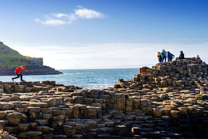 Dublin to Belfast Titanic, Dunluce Castle & Giant's Causeway Tour - FAQ