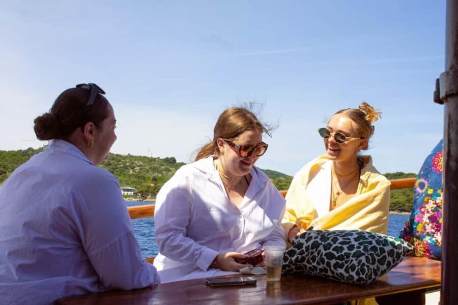 Dubrovnik: 6 hours Blue cave & Elaphiti with optional lunch - The Enchanting Blue Cave: The Showstopper