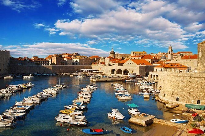 Dubrovnik Airport Transfers: Dubrovnik Airport DBV to Dubrovnik in Business Car - Why This Transfer Works for Different Travelers