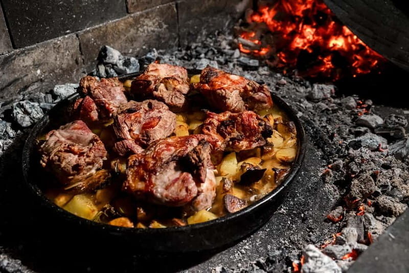 Dubrovnik: Croatian family style peka dining - A Deep Dive into the Dubrovnik Peka Dinner Tour