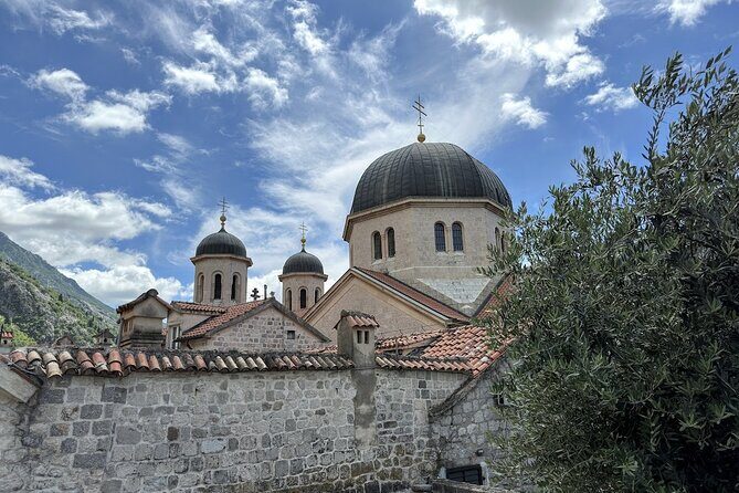 Dubrovnik: Private Tour to Montenegro - Kotor & Perast - Exploring Perast: A Quiet Gem