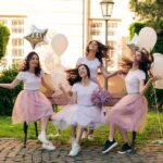 Düsseldorf: Girls-only-tour with shots, party, fun & games - Detailed Breakdown of the Itinerary