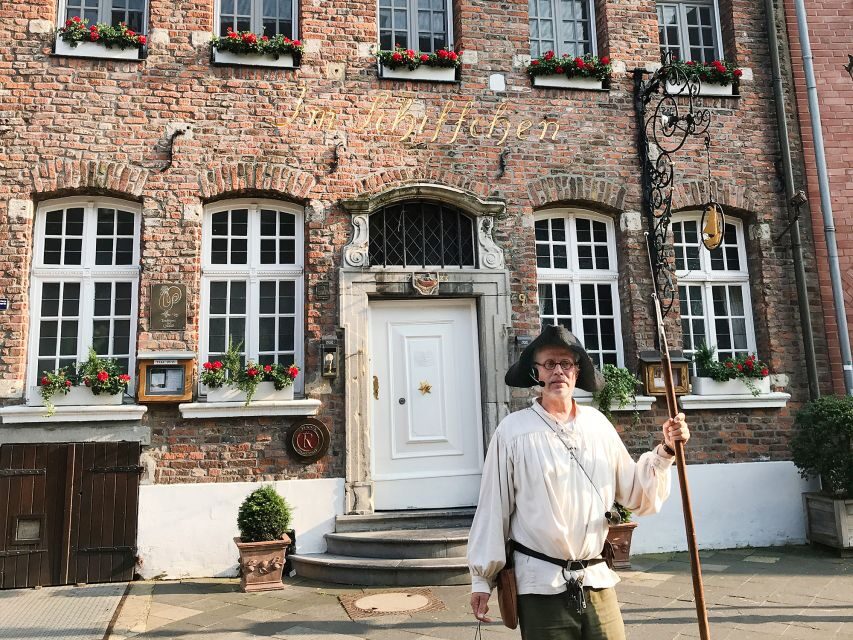 Düsseldorf: Guided Night Watchman Tour through Kaiserswerth - Why This Tour Works
