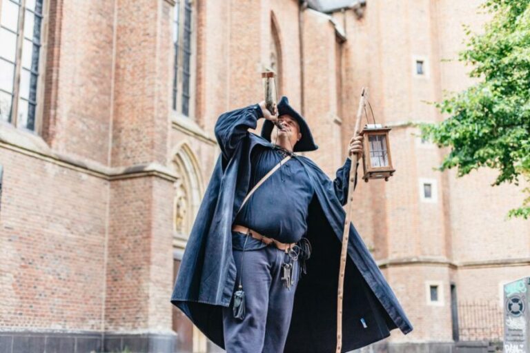 Düsseldorf: Guided Tour with a Night Watchman - An In-Depth Look at the Tour Experience