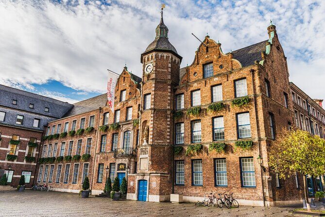 Düsseldorf Scavenger Hunt and Highlights Self-Guided Tour - The Breakdown of the Itinerary