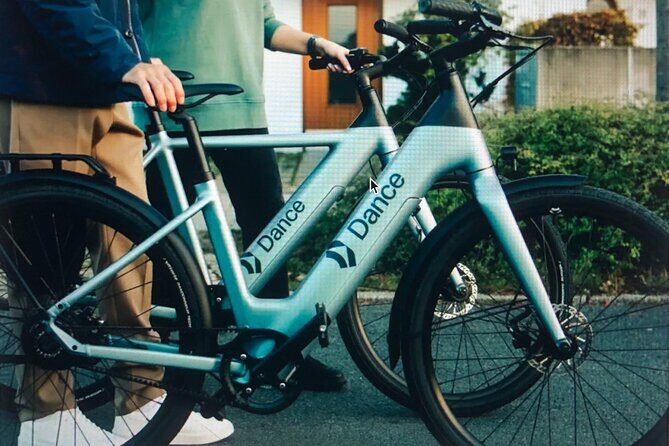 E-Bike City group tour 2.5h - Meeting Point and First Impressions