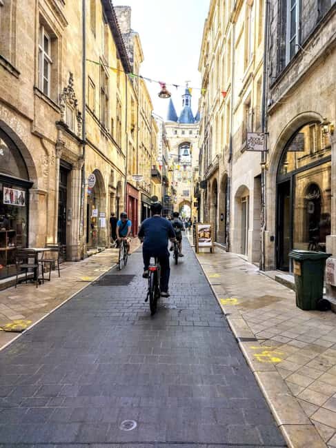 E-bike journey from Bordeaux to Saint-Emilion with lunch - The Itinerary in Detail