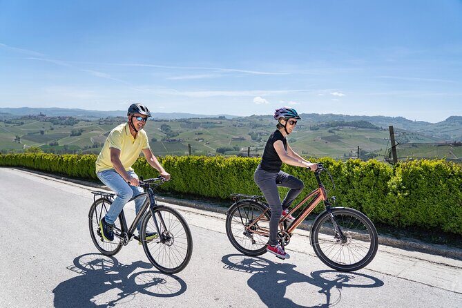 E-bike rental in the Langhe: Landscapes, wines, and cuisine. - A Detailed Look at the E-bike Rental Experience