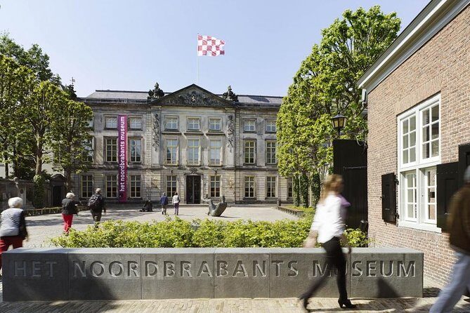 e-Scavenger hunt Den Bosch: Explore the city at your own pace - The Benefits of the Self-Guided Format