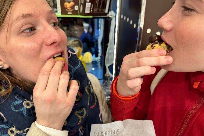 Eating Milan Street Food Tour with Guided Tasting and Sightseeing - Tasting the Local Flavors