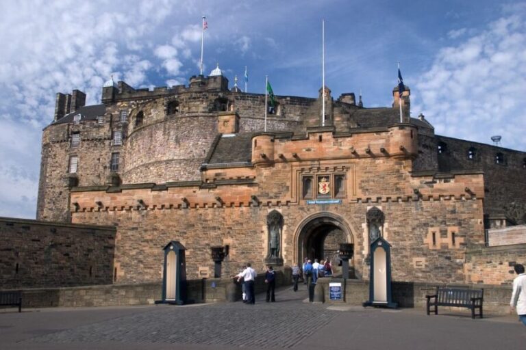 Edinburgh Castle: Guided Walking Tour with Entry Ticket - The Value for Money