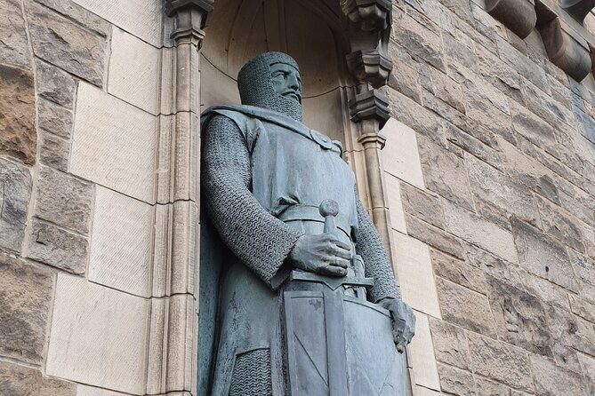 Edinburgh Castle Highlights Tour with Tickets, Map, and Guide - Why it works well