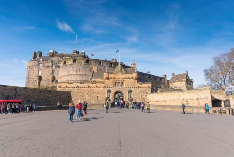 Edinburgh: Castle, Royal Mile, St Giles and Greyfriars tour - A Deep Dive into the Itinerary