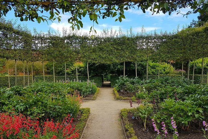 Edinburgh: Holy Island, Alnwick Castle & Kingdom of Northumbria - Who Will Love This Tour?