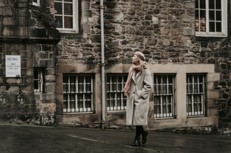 Edinburgh: Photo Shoot with a Private Vacation Photographer - Why this Experience Offers Real Value