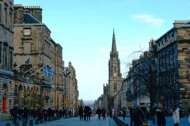 Edinburgh's must-see attractions: walking tour in French - What Makes This Tour Stand Out?