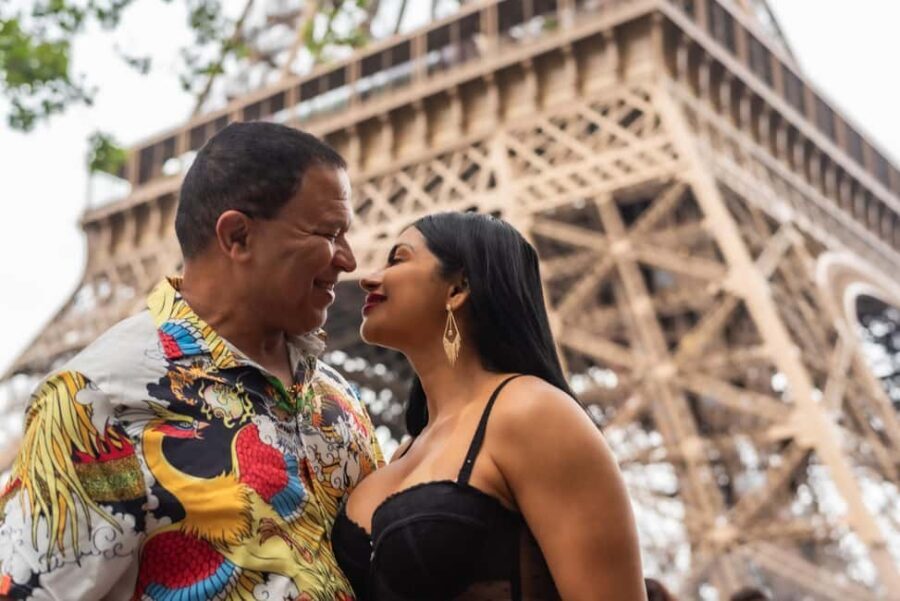 Eiffel Tower Photos: Capture Iconic Memories in Paris - The Details That Matter