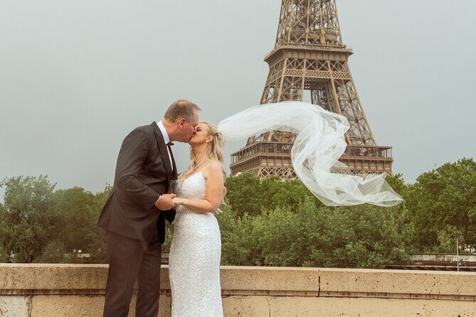 Eiffel Tower Photoshoot - What’s Included and What’s Not