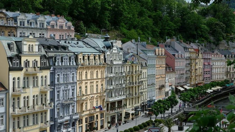 Elegant Karlovy Vary: Private Walking Tour With Local Guide - Exploring Architectural Gems and Historic Landmarks