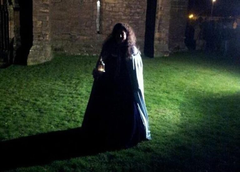 Elgin: Cathedral Interior Guided Tour - The Value for Your Money