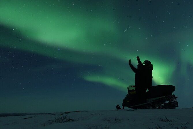 Enjoy the Aurora show on top of the mountain inc tipi dinner - The Snowmobile Ride