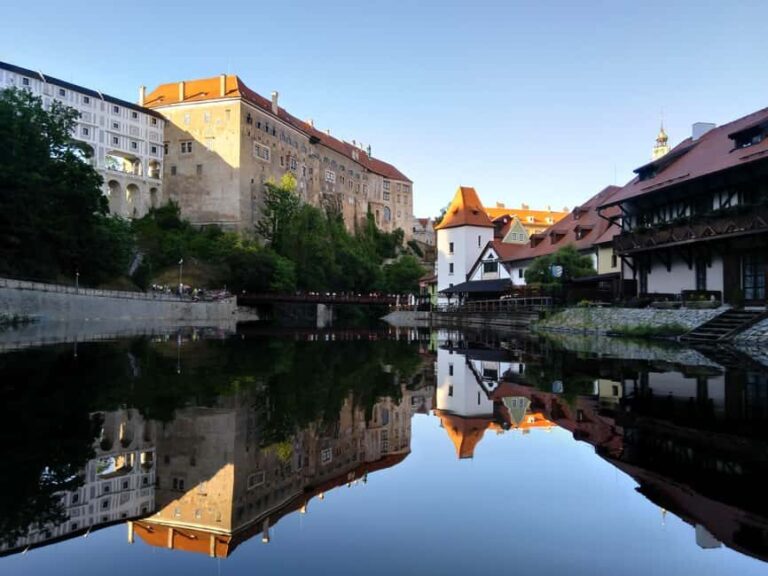 eský Krumlov: Private Guided Walking Tour - Who Should Book This Tour?