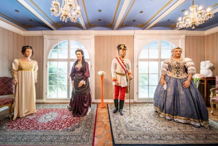 eský Krumlov: Wax Museum Entry Ticket - What to Know Before Visiting