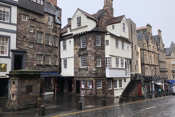 Essential Walking Tour of Edinburgh's Old Town - Why This Tour Represents Good Value