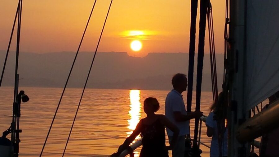 Estepona: Sunset Sailboat Cruise with Drink - The Experience: What You Can Expect from This Sunset Cruise