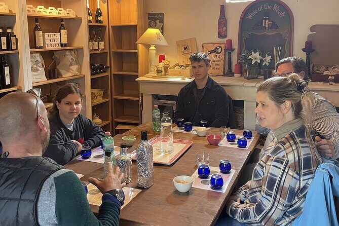 Evo Oil Tasting School with Blindfolded Tasting and Lunch - Focus on Quality and Value