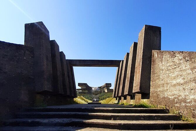 Ex-Yugoslavian "Spomeniks" tour - Transport and Comfort