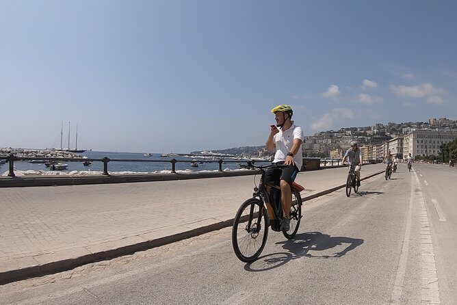 Exciting e-bike(pedal assisted)ride in the heart of Naples - Value and Practical Details