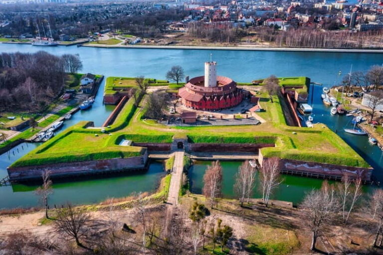 Exclusive cruise with a glass of prosecco from Gdansk to Hel - Who Is This Tour Best For?