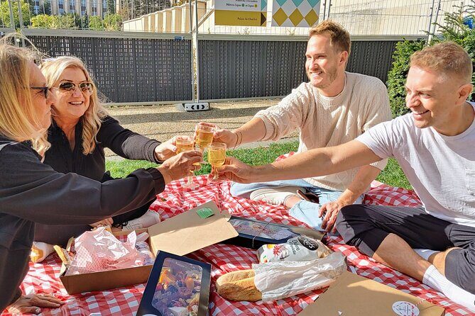 Exclusive Gourmet Picnic Experience at the Eiffel Tower - What Is This Gourmet Picnic Experience?