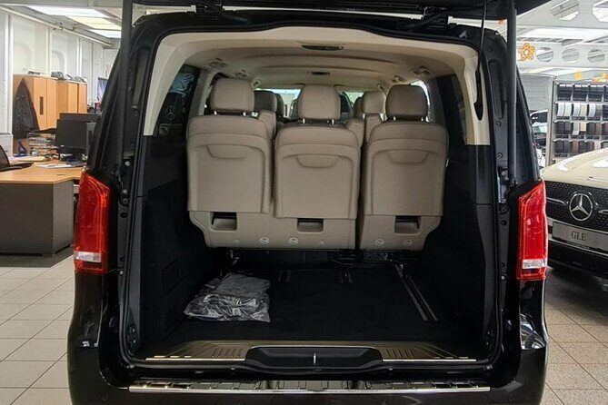 Exclusive Green Airport Limousinenservice - Who Should Consider This Service?