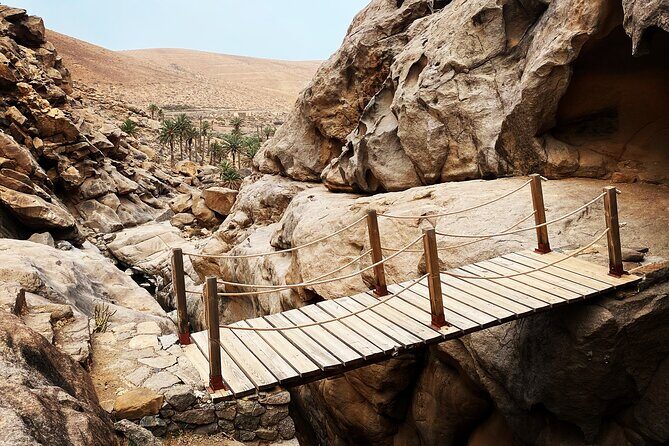 Excursion to Ajuy Caves and Las Peñitas canyon hike, from South - Pros and Cons