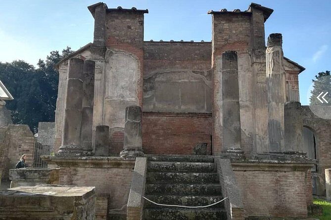 Explore and Experience Pompeii - A Detailed Look at the Itinerary