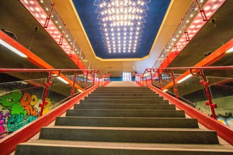 Explore Colognes Best Street Art Quarter - A Detailed Look at the Ehrenfeld Street Art Tour