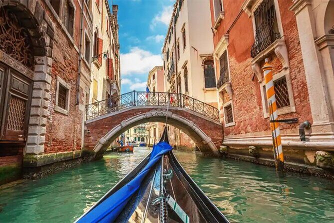 Explore the Canals on an Authentic Gondola Tour Venetian Dreams - Insights from Travelers’ Reviews